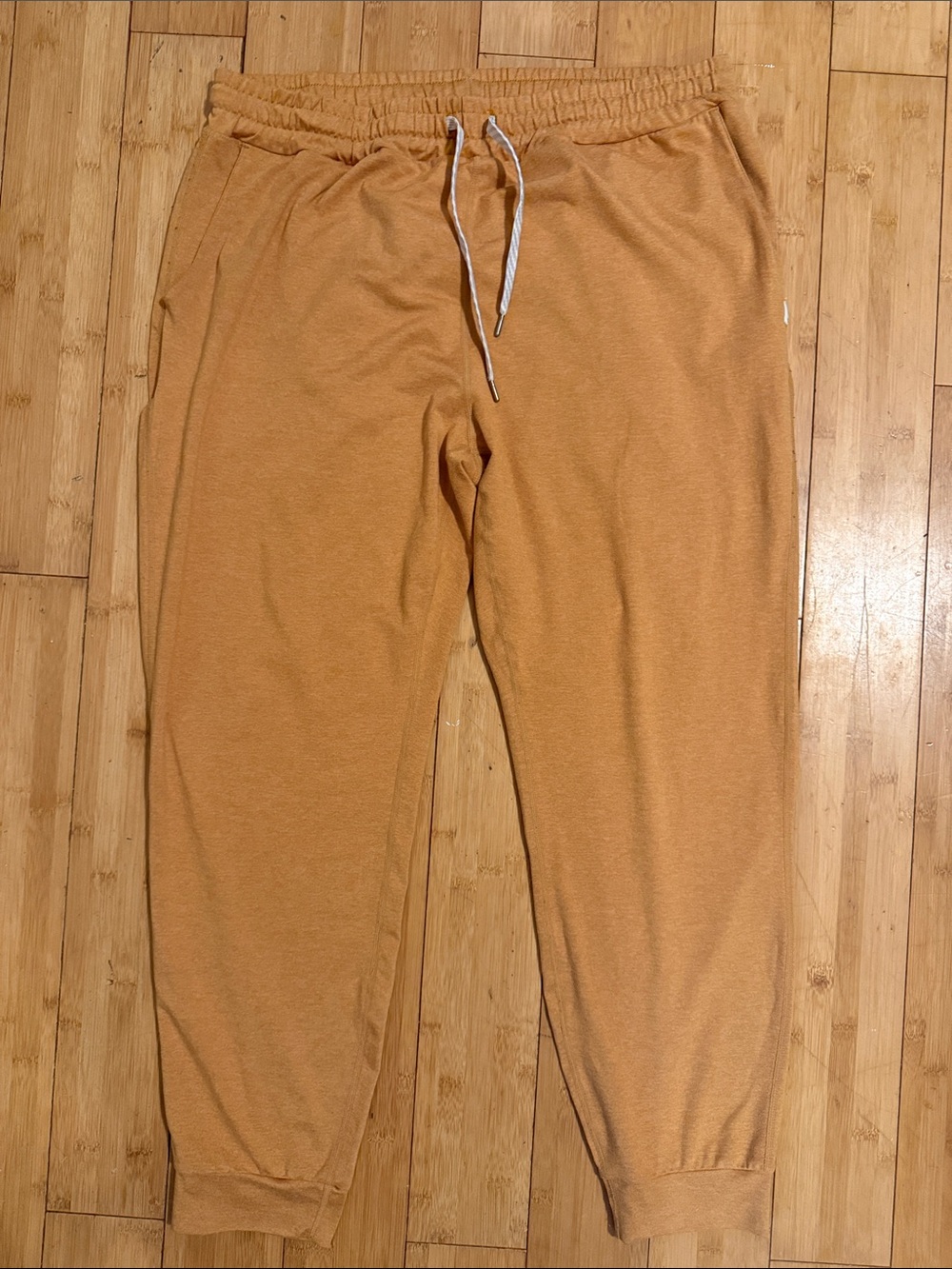 Vuori Sz XL Women’s Halo Performance Jogger in Mustard Yellow